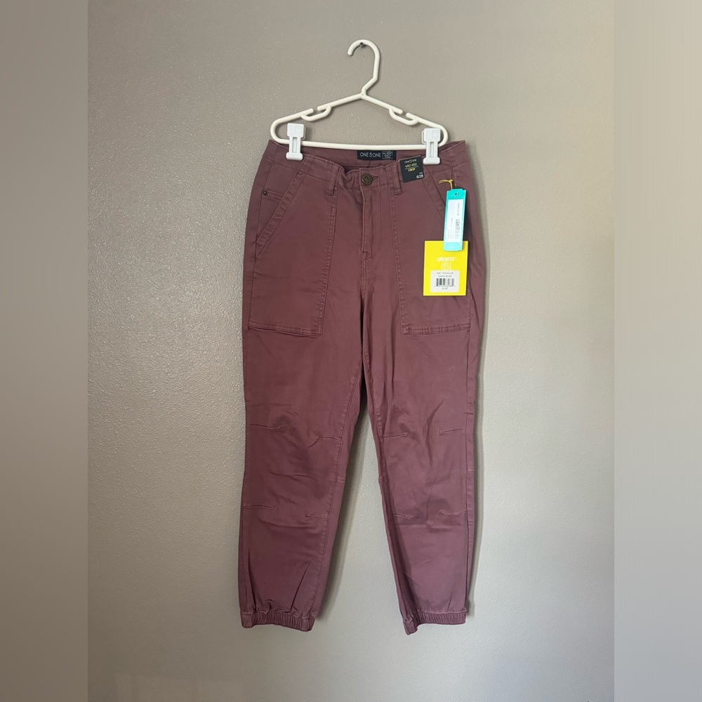 One5One Vancouver Twill Jogger-Dark Rose